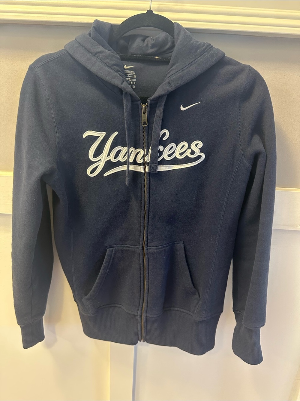 Nike women's Navy Yankees Full-Zip Hoodie size S